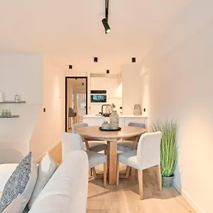 https://trendy-en-modern-appartement-ostendia.ostend-hotel.net