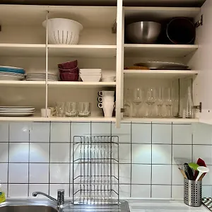 https://central-2-bedroom-flat-in-heart-of-eaux-vives.genevahotels4all.com