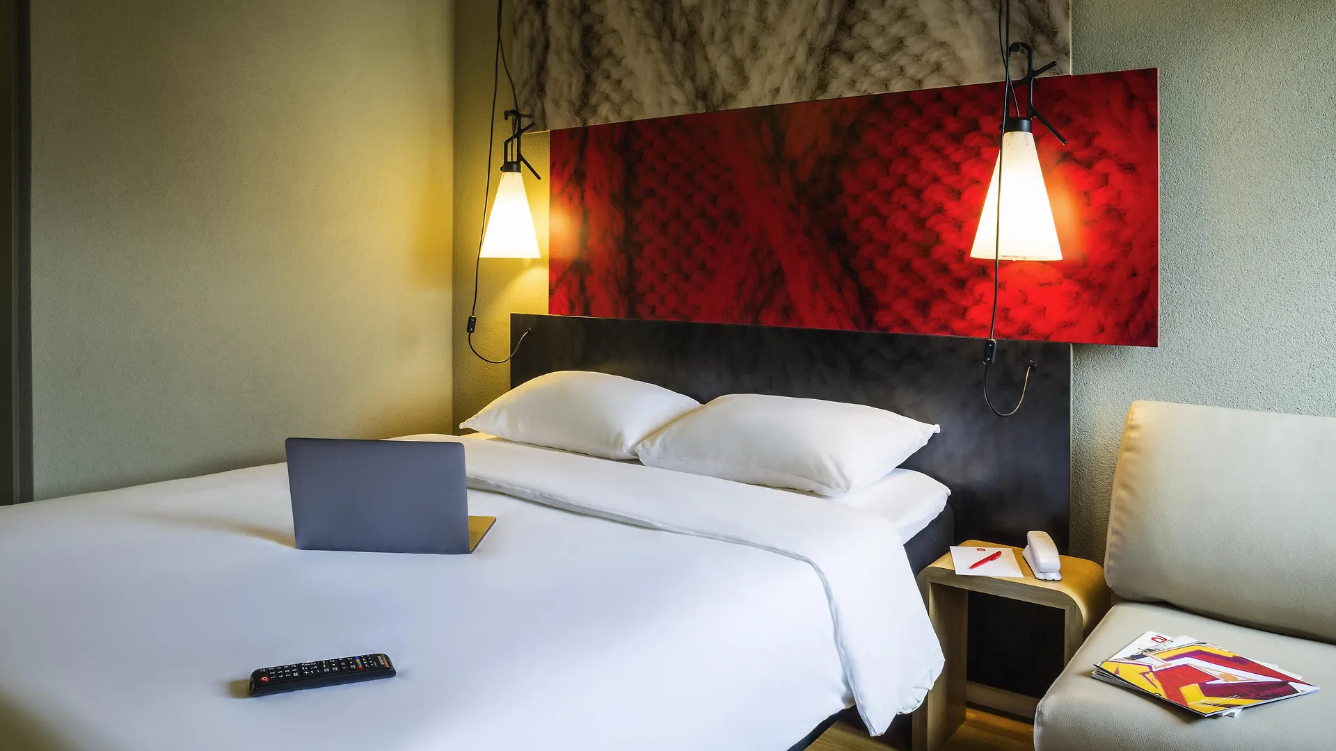 Отель Ibis Zuerich City West