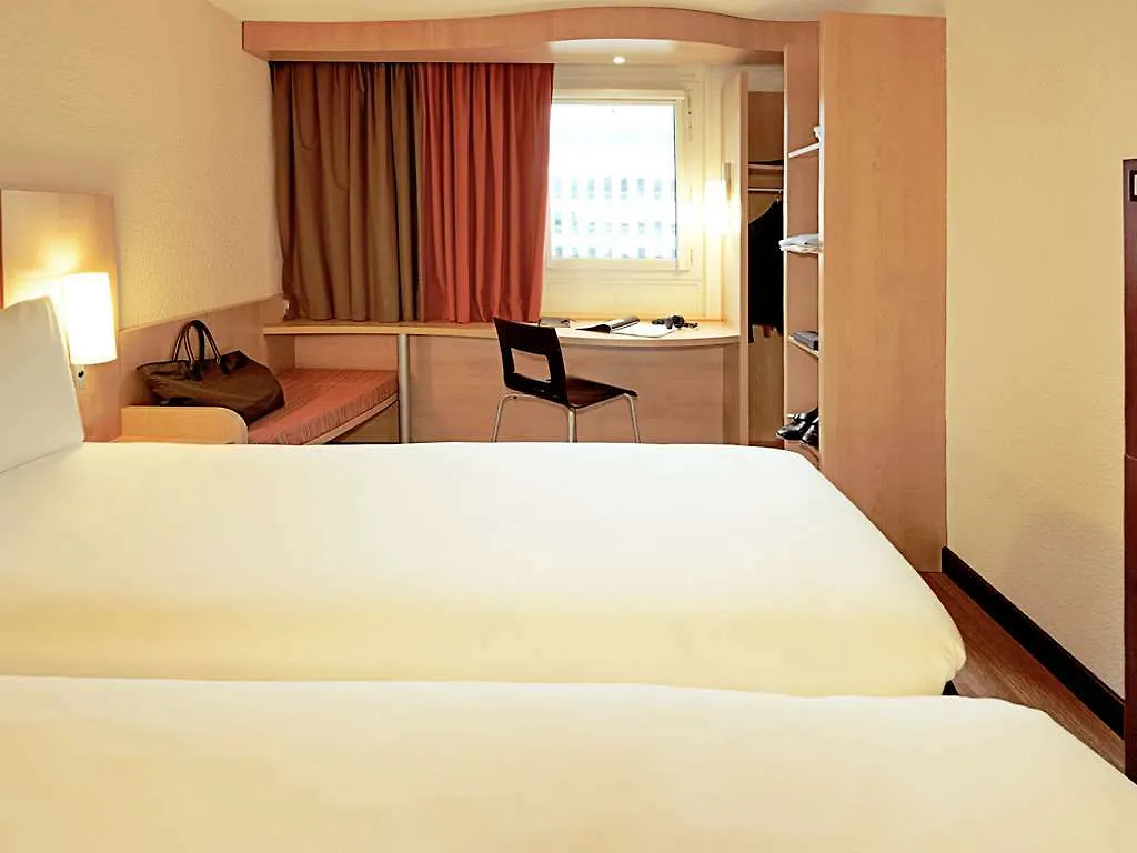 Отель Ibis Zuerich City West  Цюрих