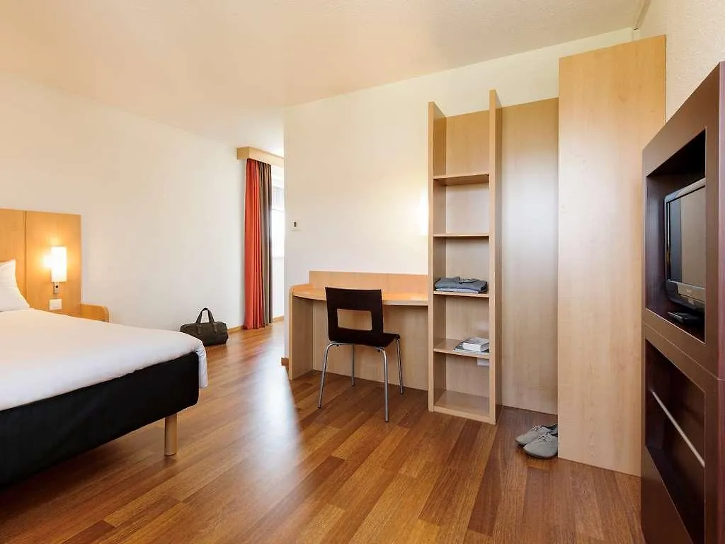 Отель Ibis Zuerich City West 3*, Цюрих Швейцария